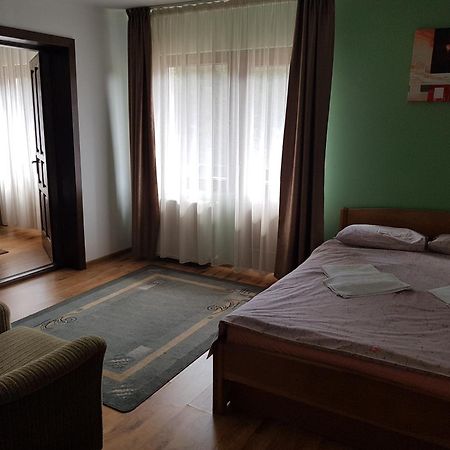 Perla Padurii Hotel Völgytanya Kültér fotó