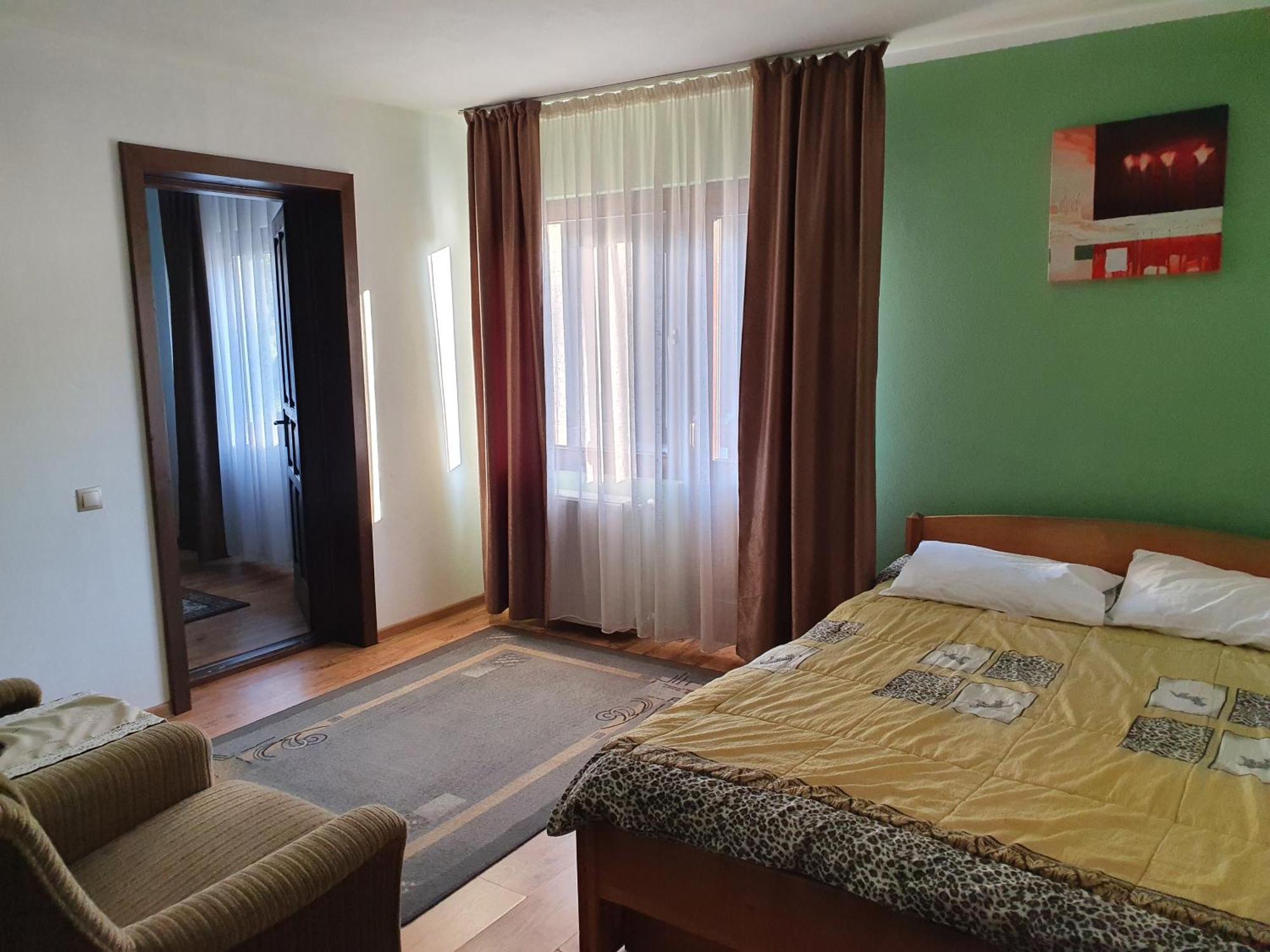 Perla Padurii Hotel Völgytanya Kültér fotó
