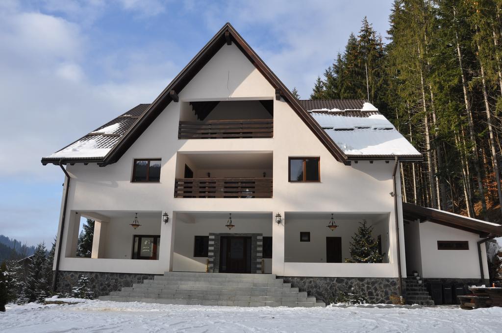 Perla Padurii Hotel Völgytanya Kültér fotó