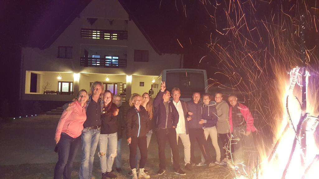 Perla Padurii Hotel Völgytanya Kültér fotó