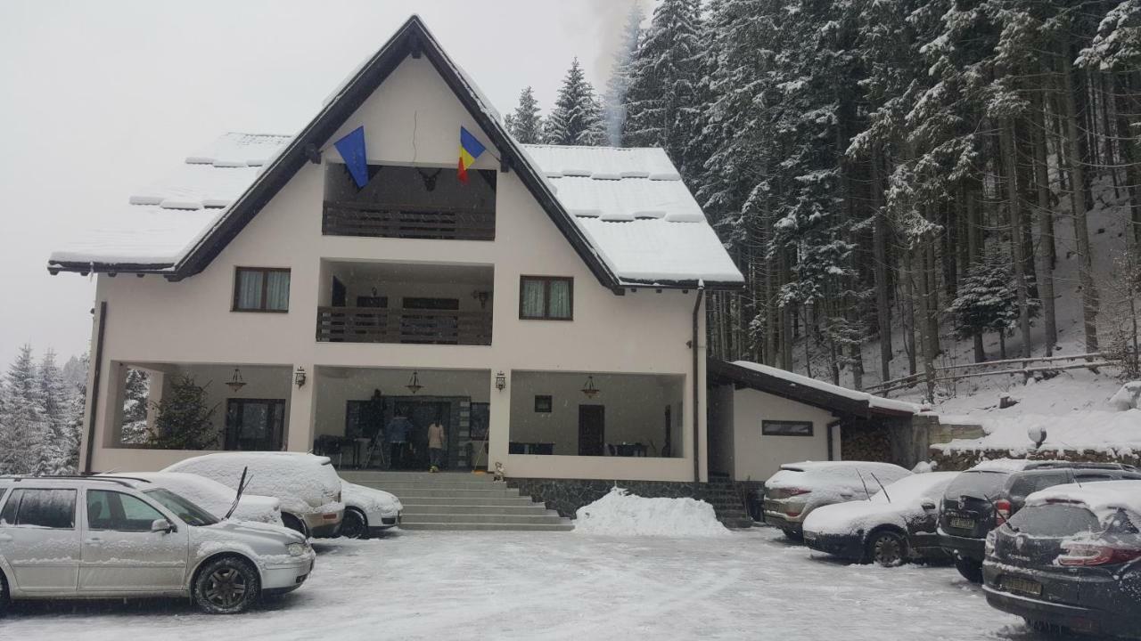 Perla Padurii Hotel Völgytanya Kültér fotó