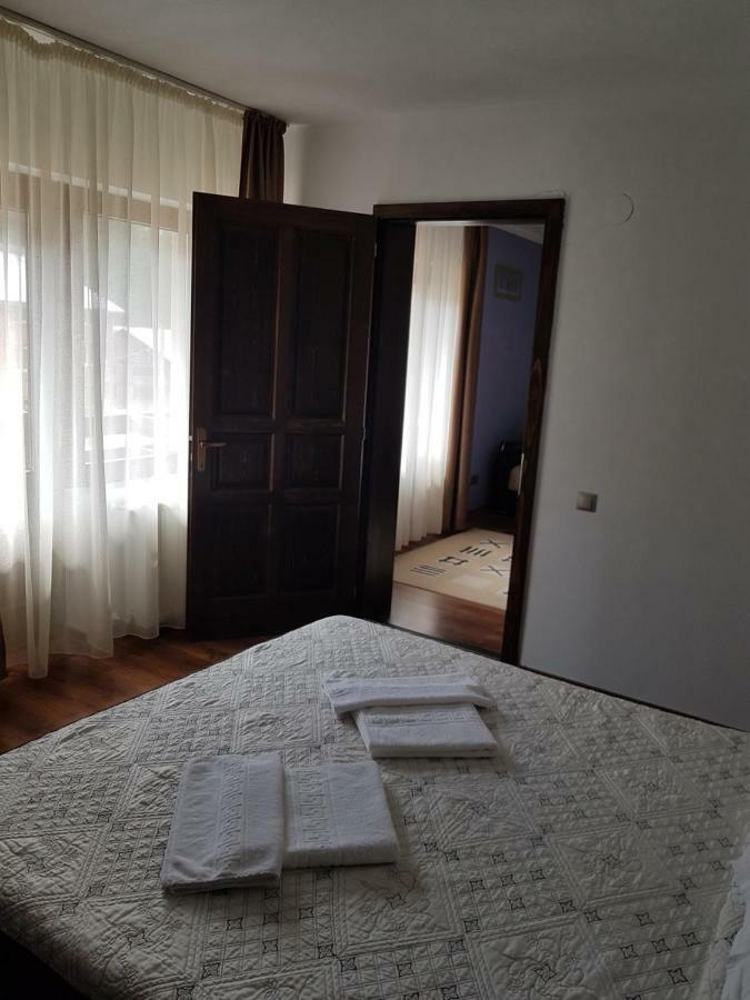 Perla Padurii Hotel Völgytanya Kültér fotó