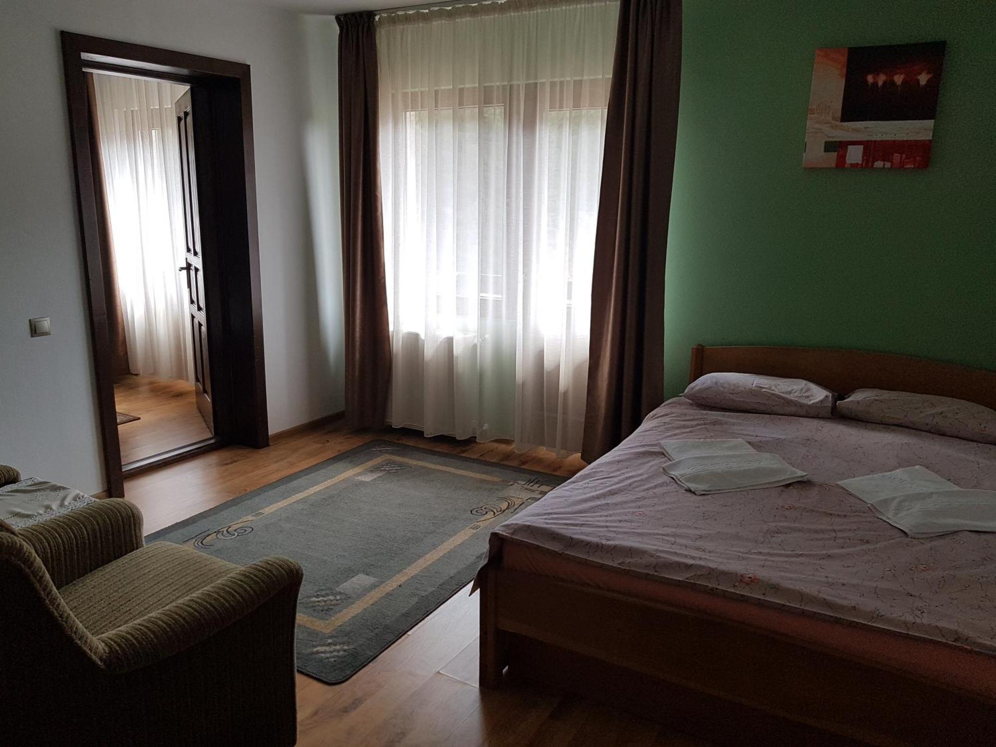 Perla Padurii Hotel Völgytanya Kültér fotó